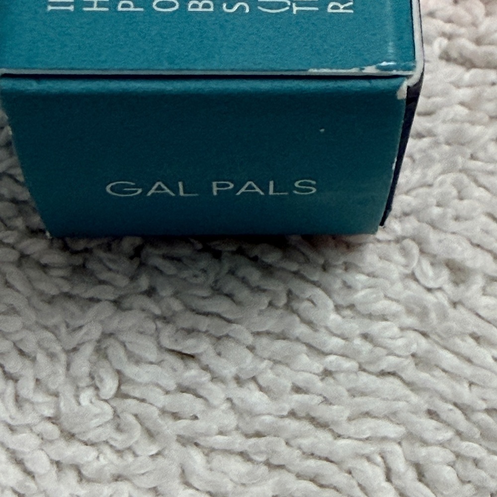 MAC Cosmetics x Disney Minnie & Daisy Lipstick - NIB - Picture 4 of 5